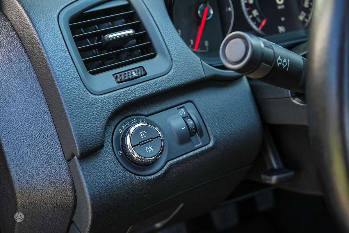 Opel Insignia 2014 — photo 28