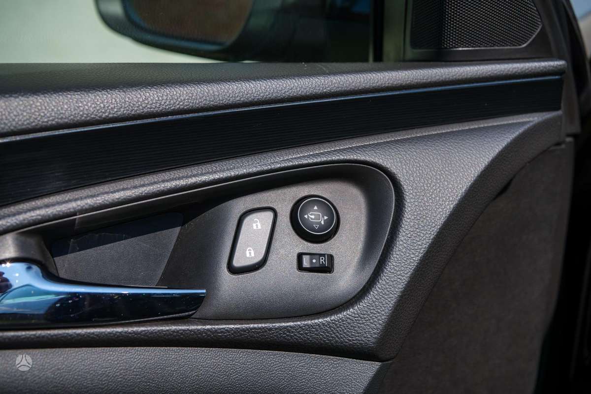 Opel Insignia 2014 — photo 29