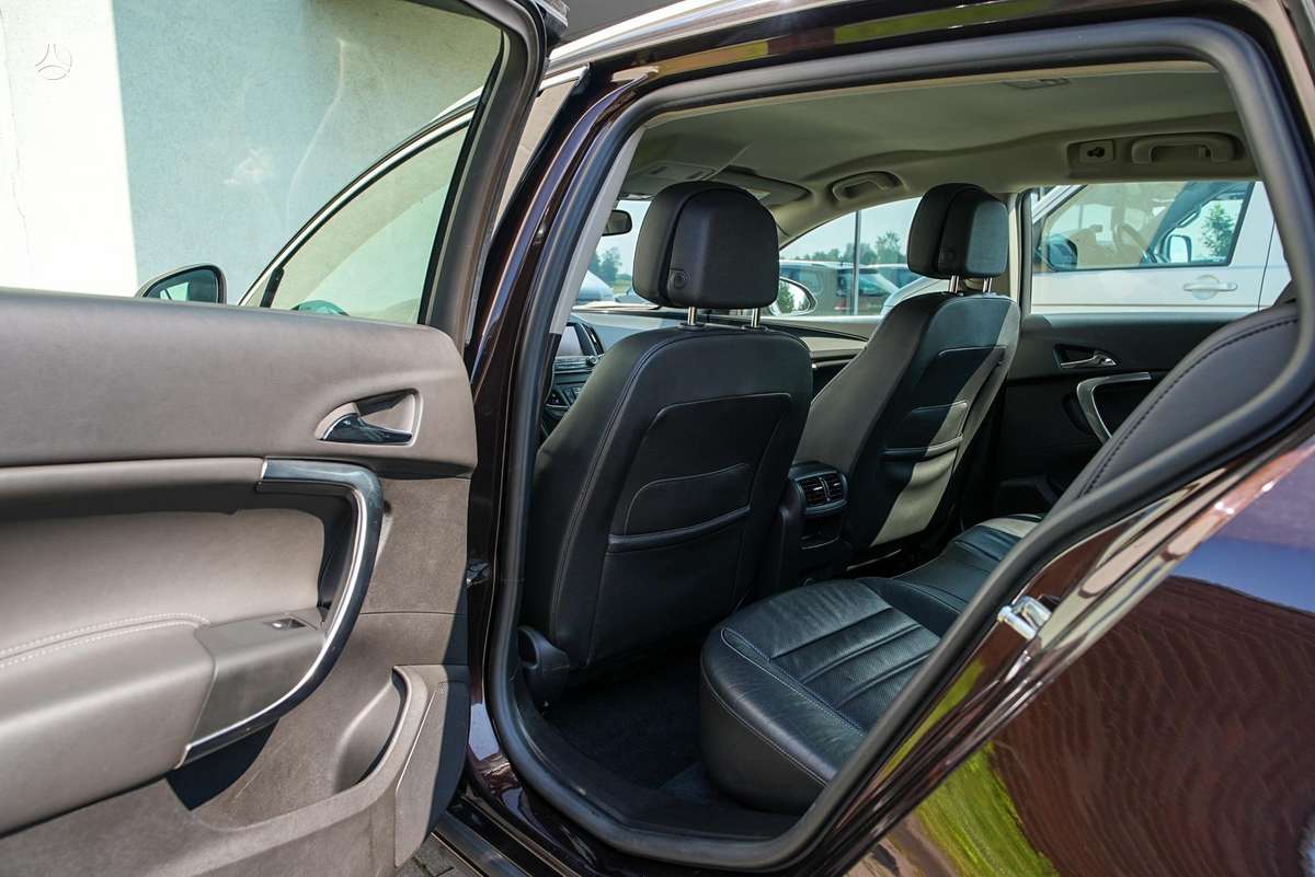 Opel Insignia 2014 — photo 31