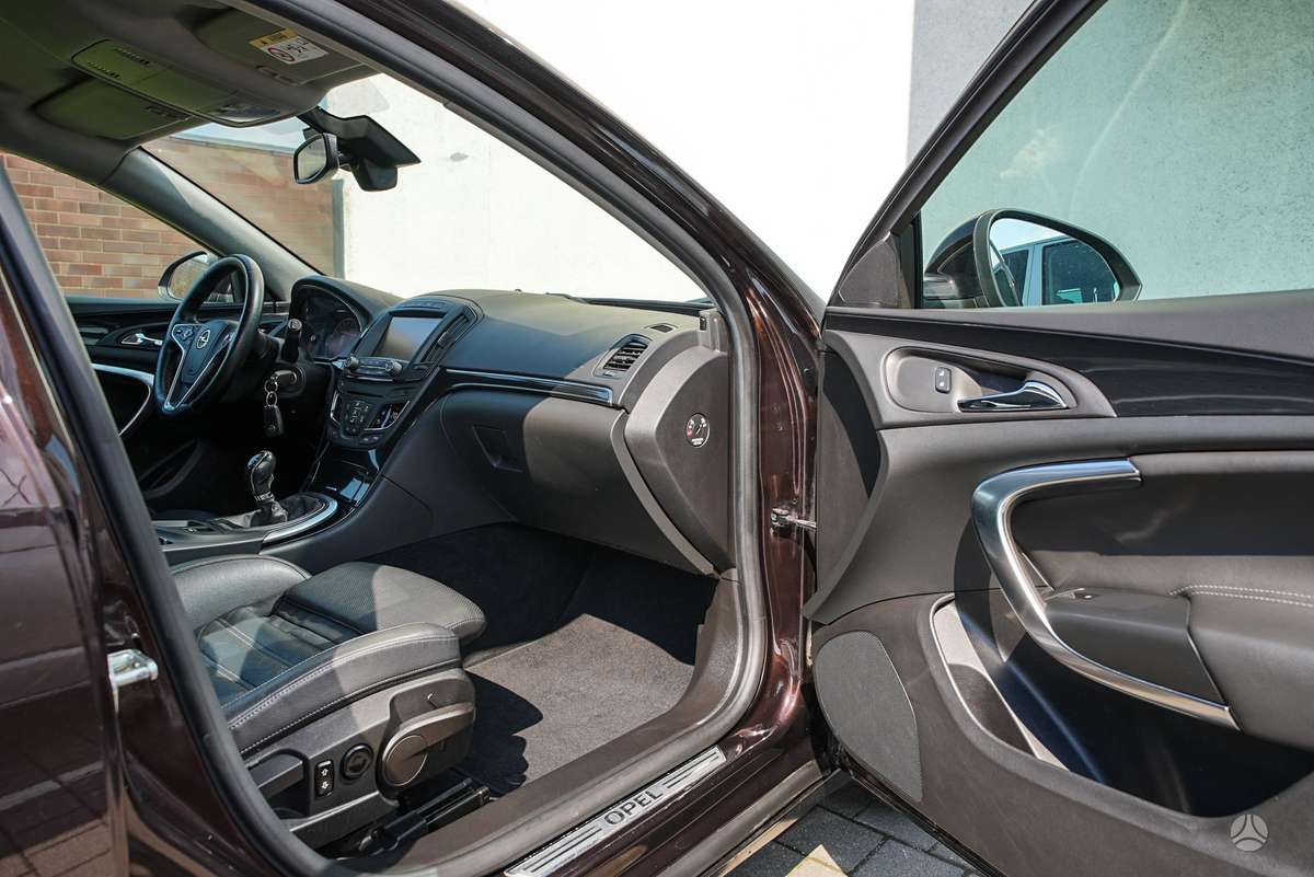 Opel Insignia 2014 — photo 35