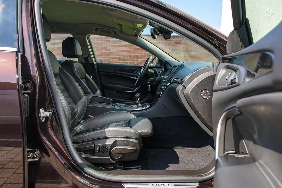 Opel Insignia 2014 — photo 36