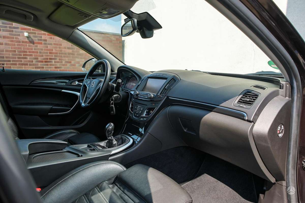 Opel Insignia 2014 — photo 37