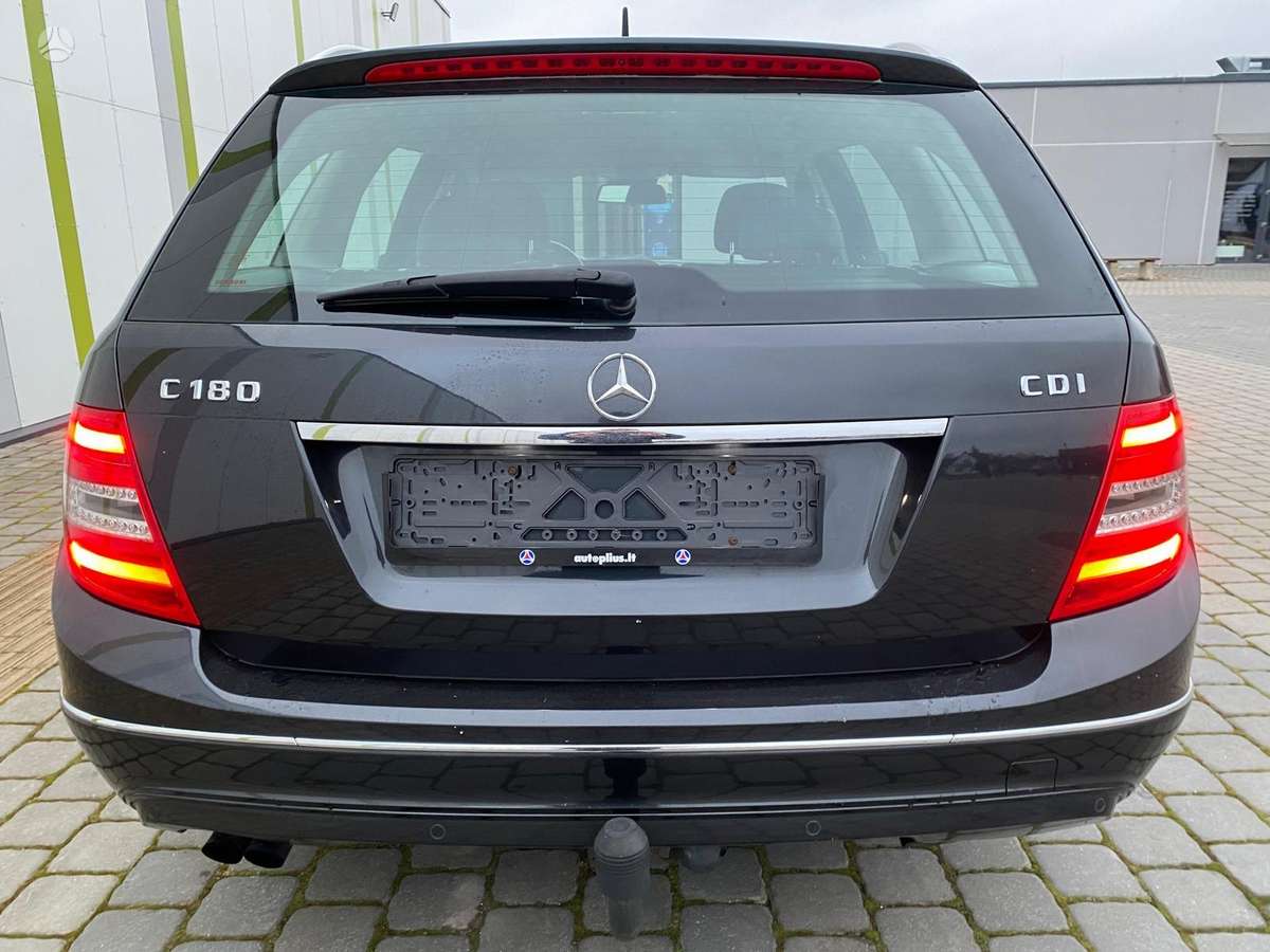 Mercedes-Benz C180 2011 — engine 2143 cm³, 120 HP (88kW)