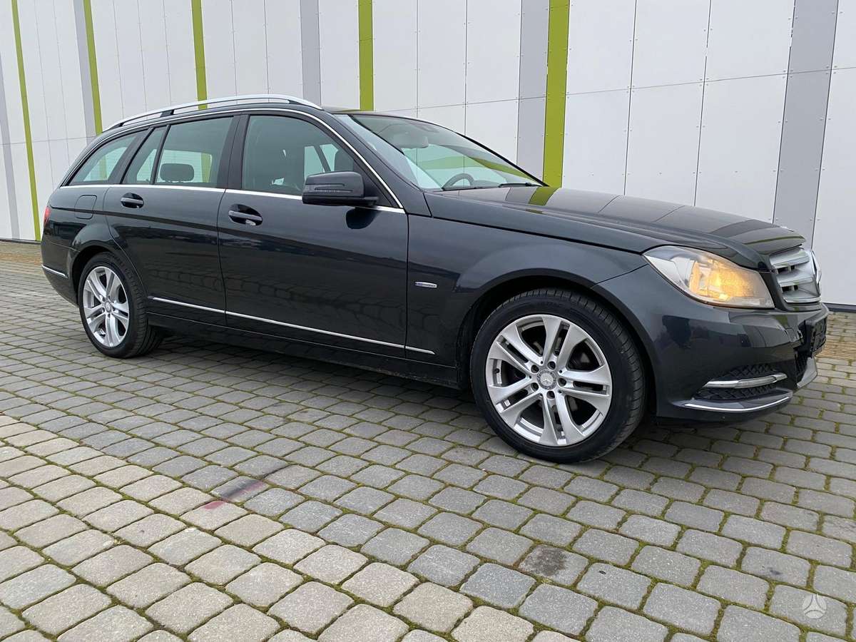 Mercedes-Benz C180 2011 — photo 7