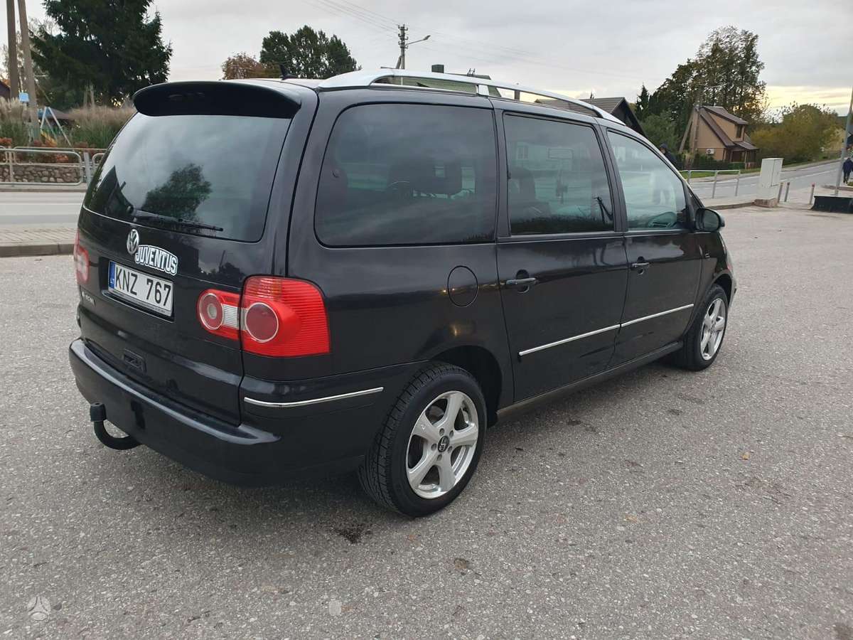 Volkswagen Sharan 2005 — rear view