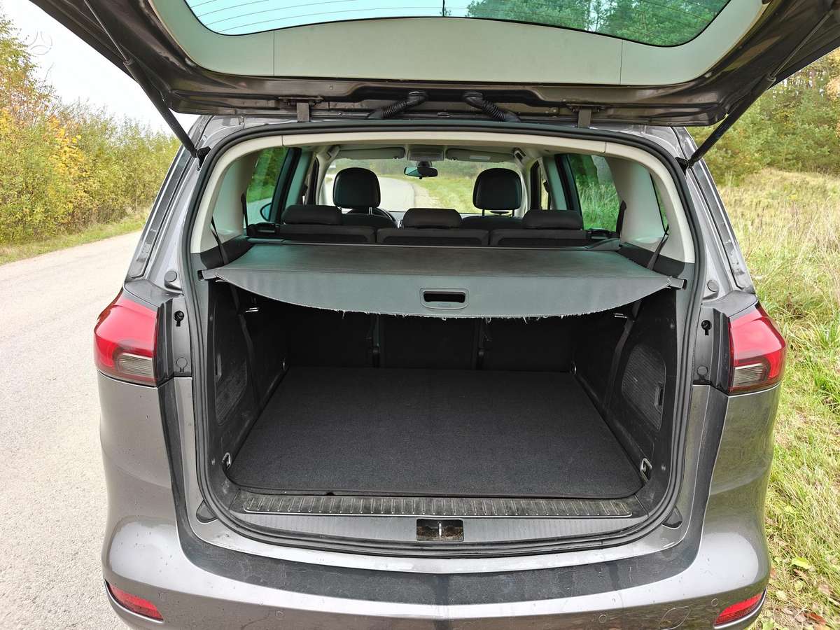 Opel Zafira 2012 — photo 16