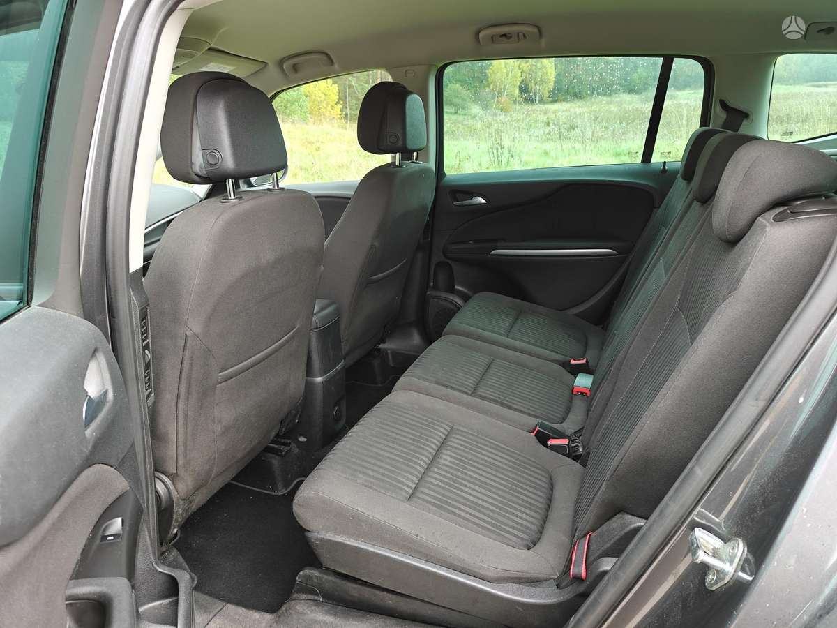 Opel Zafira 2012 — photo 18