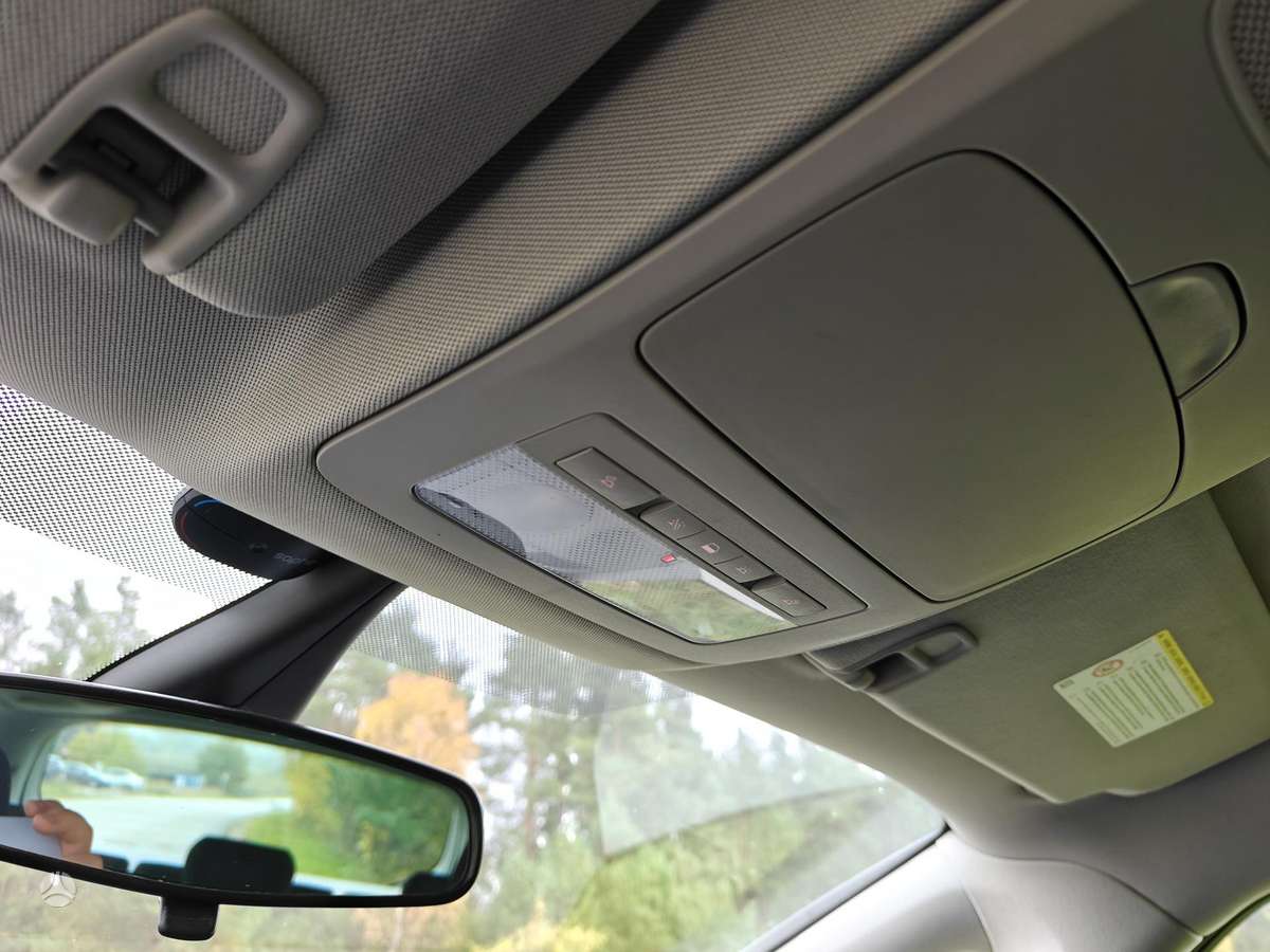 Opel Zafira 2012 — photo 21
