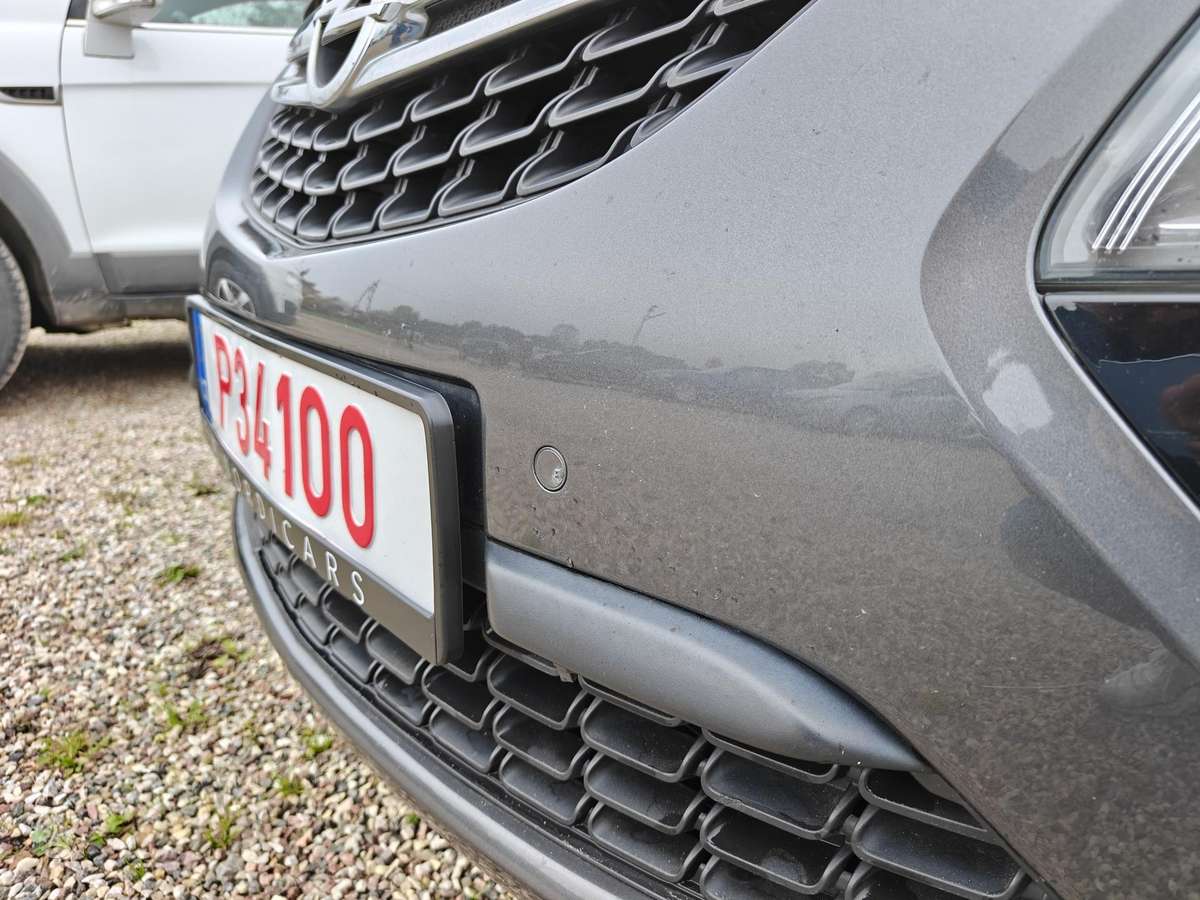 Opel Zafira 2012 — photo 24