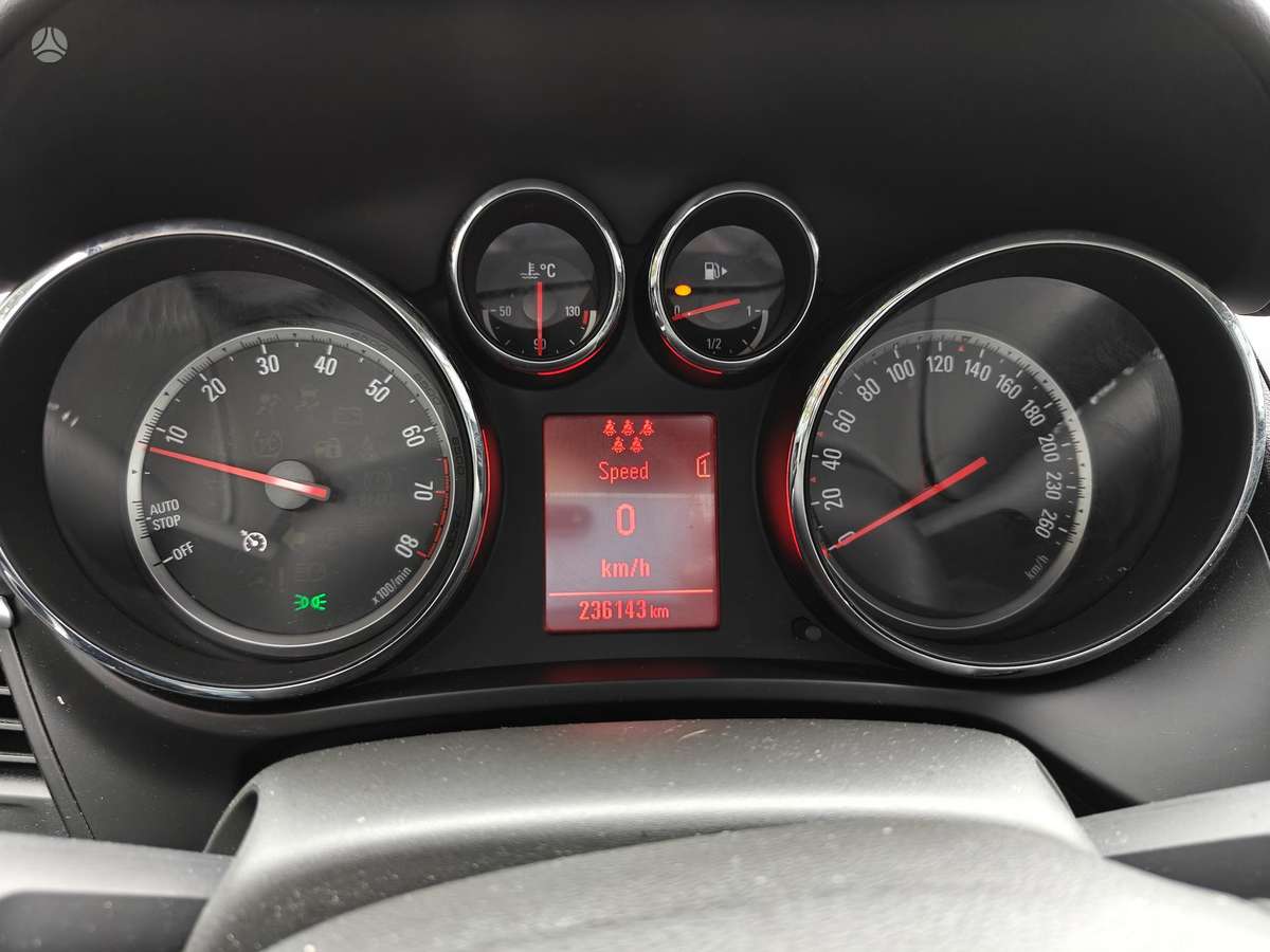 Opel Zafira 2012 — photo 26