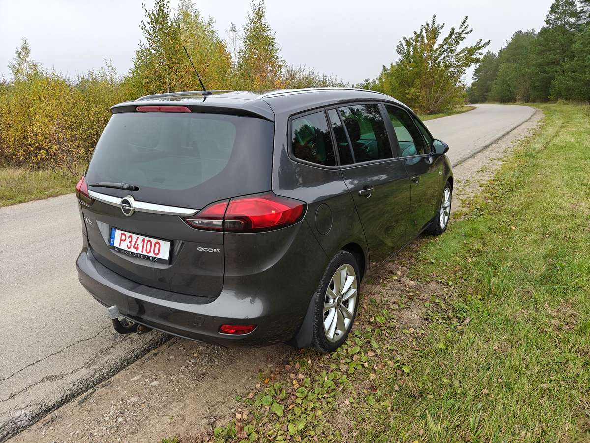 Opel Zafira 2012 — photo 5