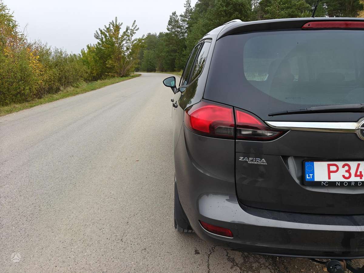 Opel Zafira 2012 — photo 7
