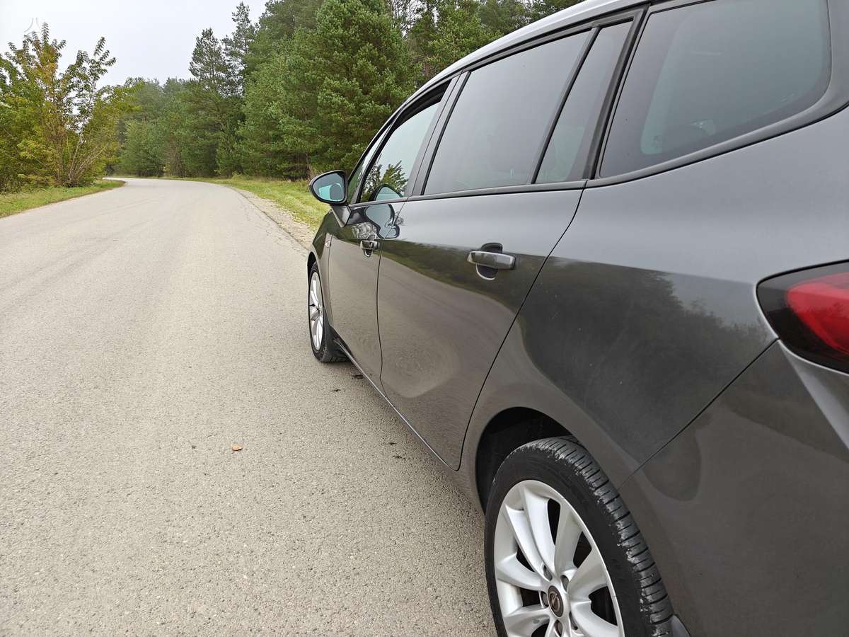 Opel Zafira 2012 — photo 8