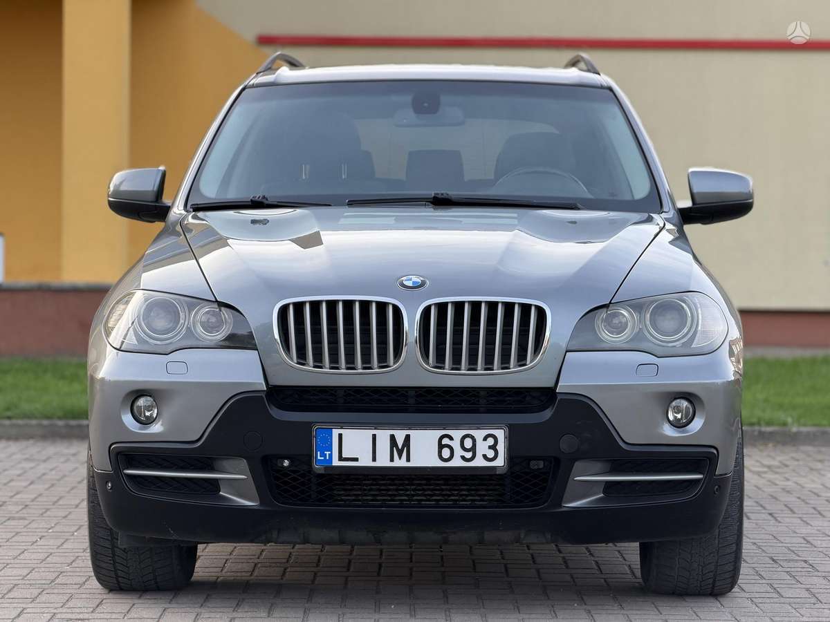 BMW X5 2008 — rear view