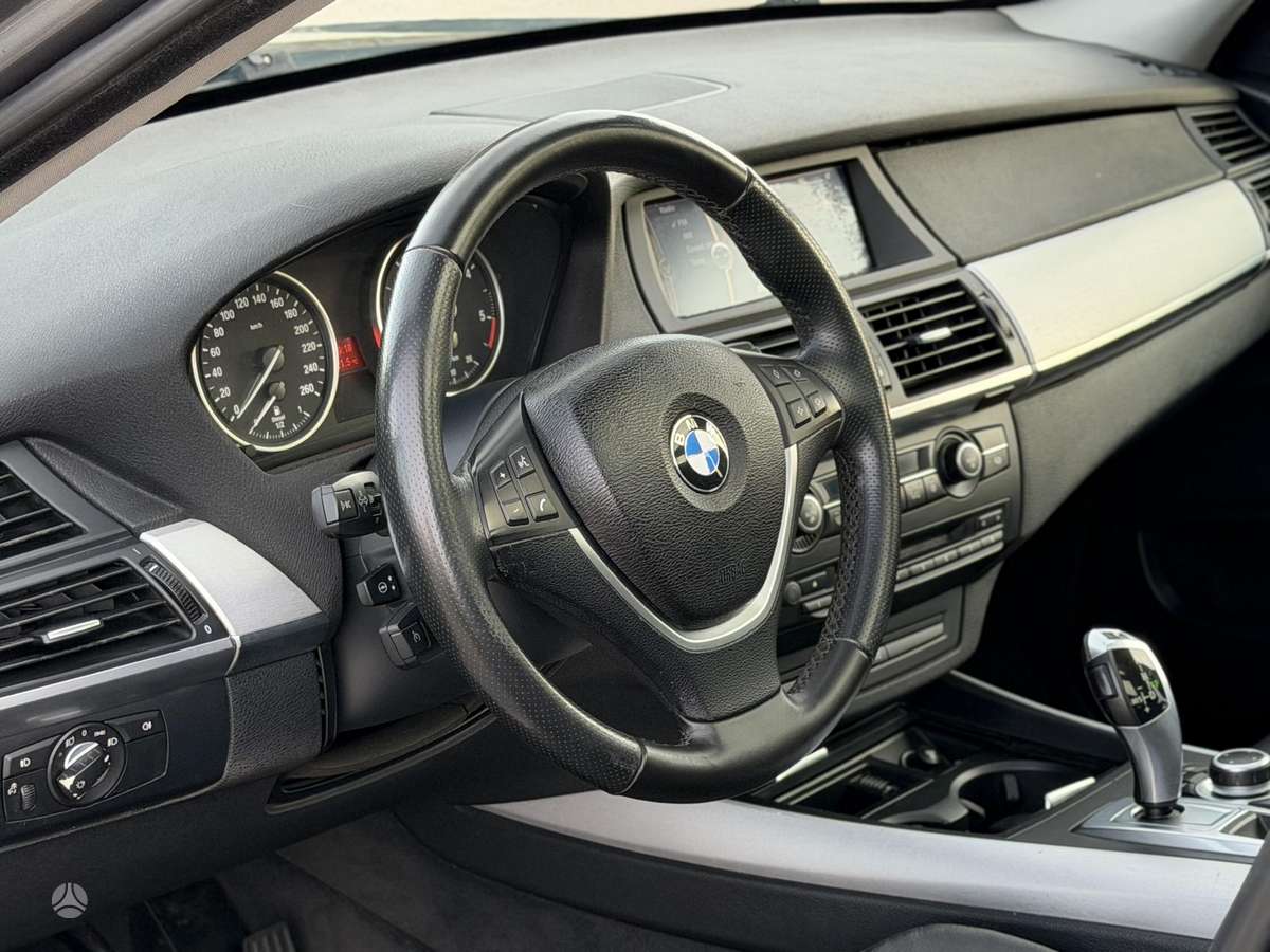 BMW X5 2008 — photo 20