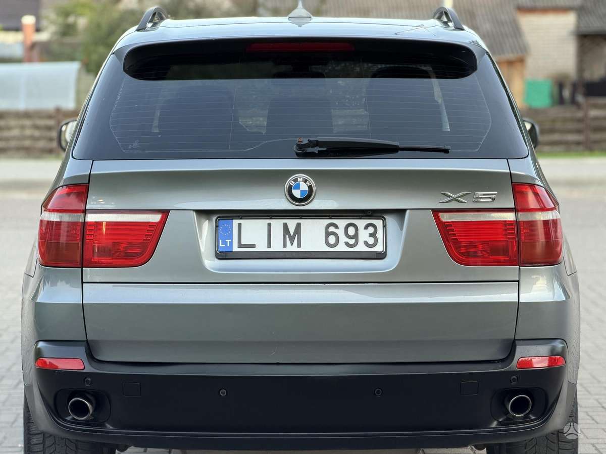BMW X5 2008 — interior
