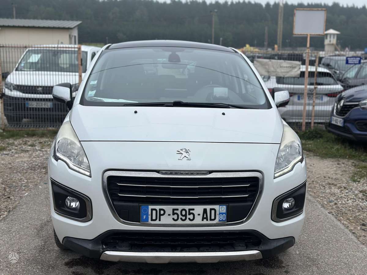 Peugeot 3008 2015 — rear view