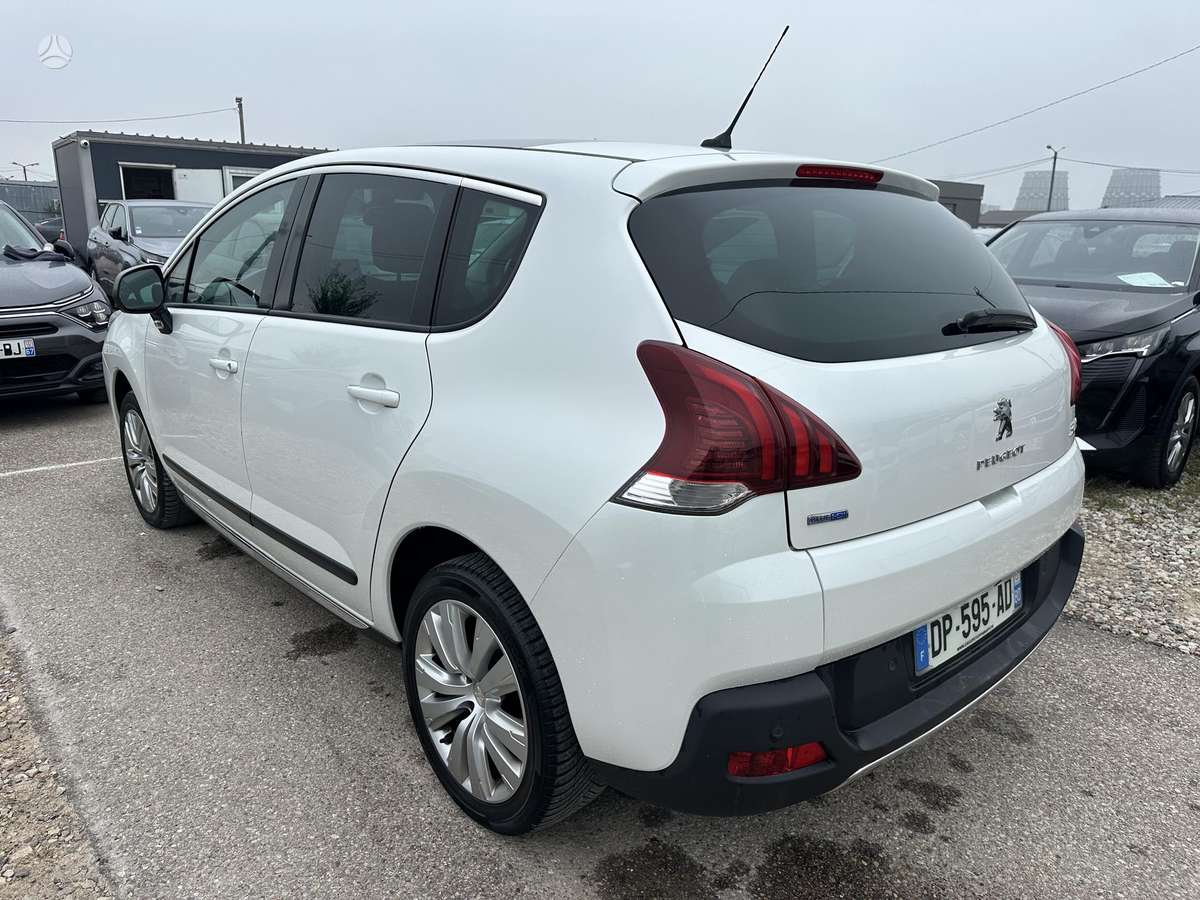 Peugeot 3008 2015 — engine 1560 cm³, 120 HP (88kW)