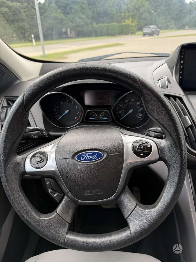 Ford Escape 2015 — фото 11