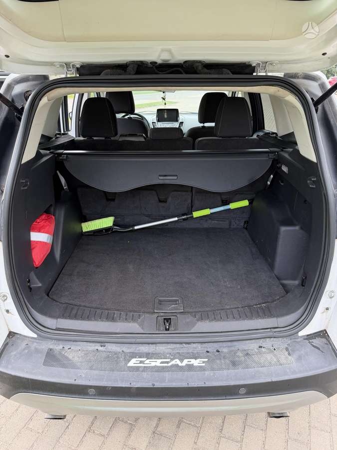 Ford Escape 2015 — фото 9