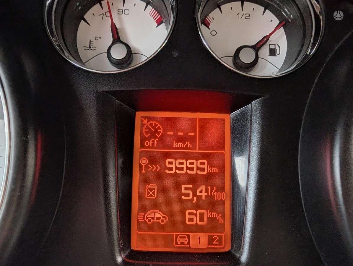 Peugeot 308 2013 — photo 17