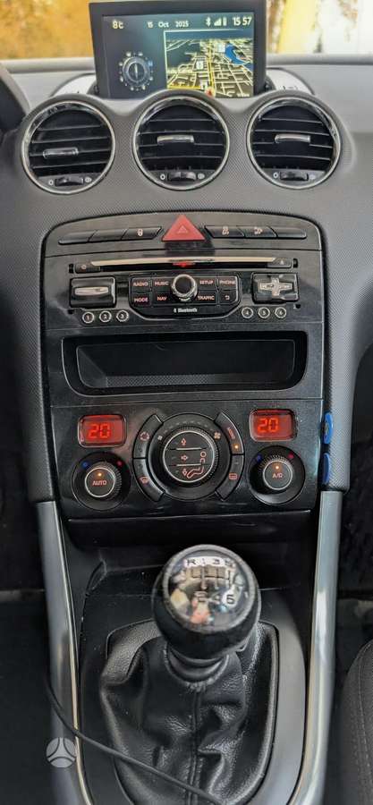 Peugeot 308 2013 — photo 18