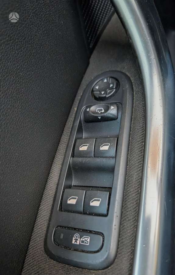 Peugeot 308 2013 — photo 20