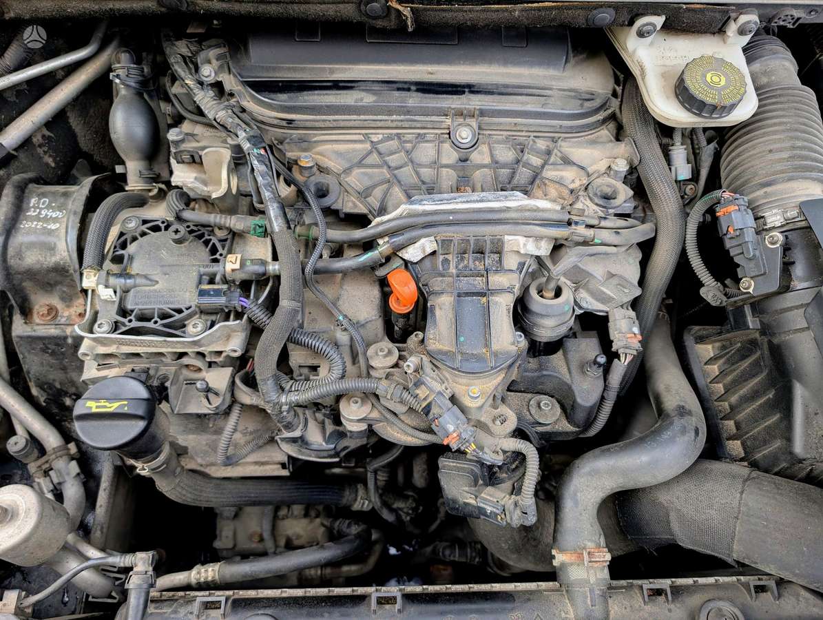 Peugeot 308 2013 — photo 24