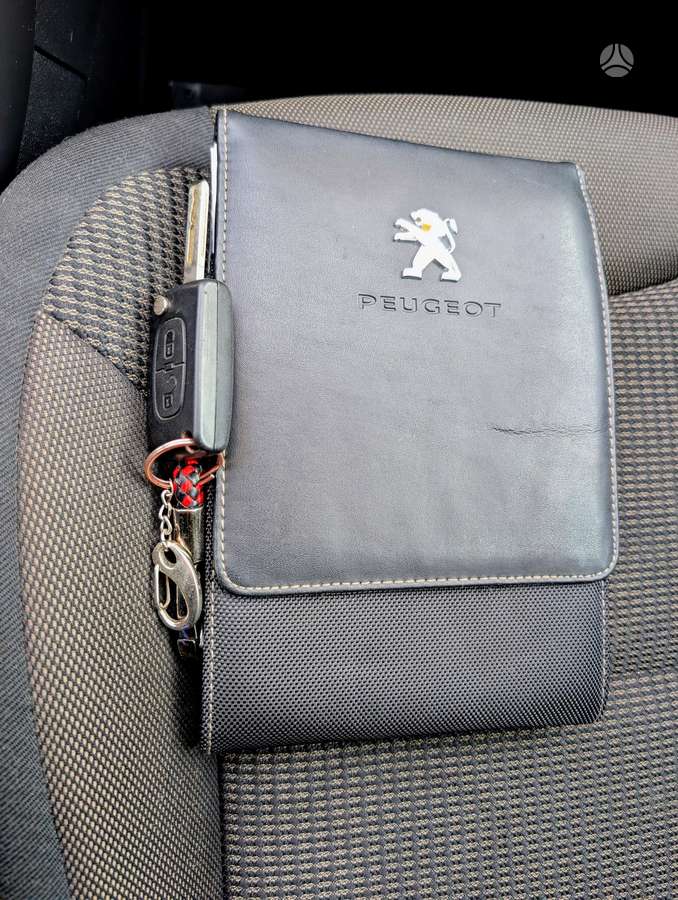 Peugeot 308 2013 — photo 25