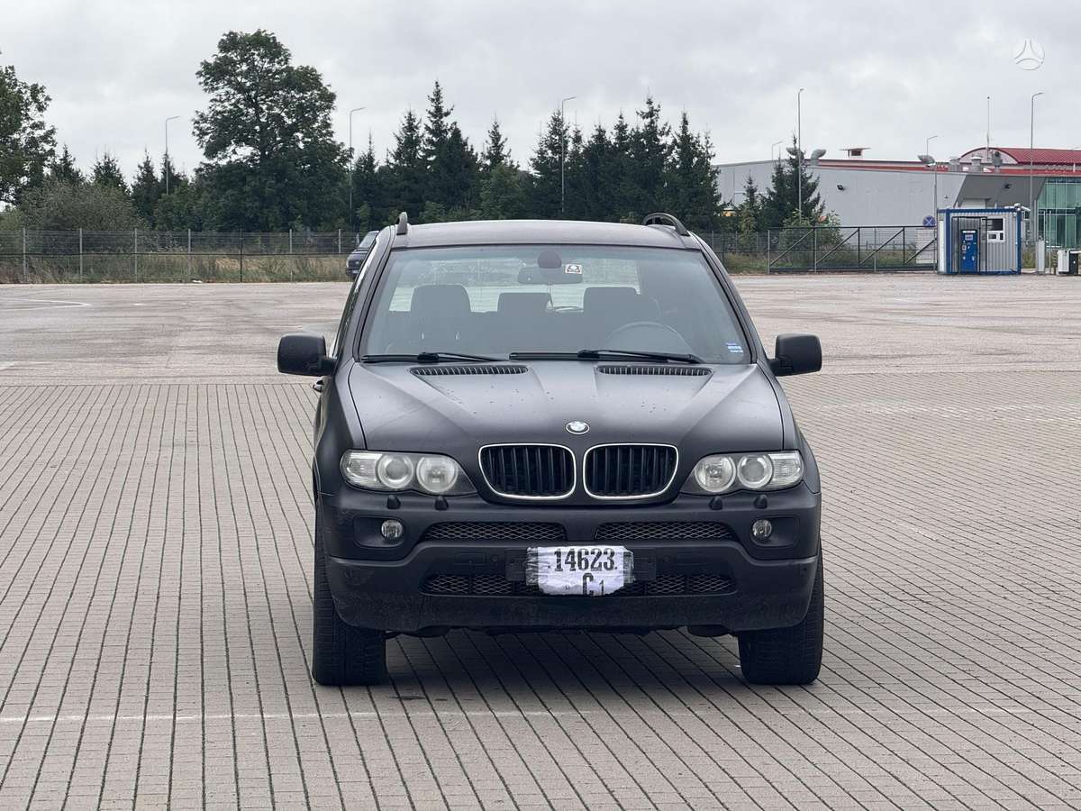 BMW X5 2005 — rear view