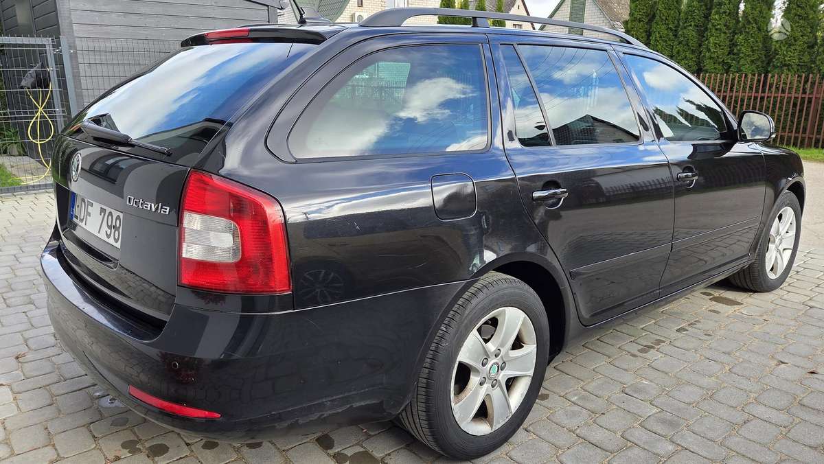 Skoda Octavia 2010 — двигун 1968 cm³, 140 HP (103kW)