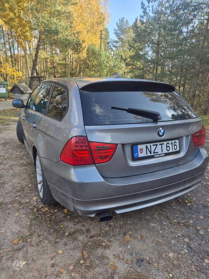 BMW 318 2009 — engine 1995 cm³, 143 HP (105kW)