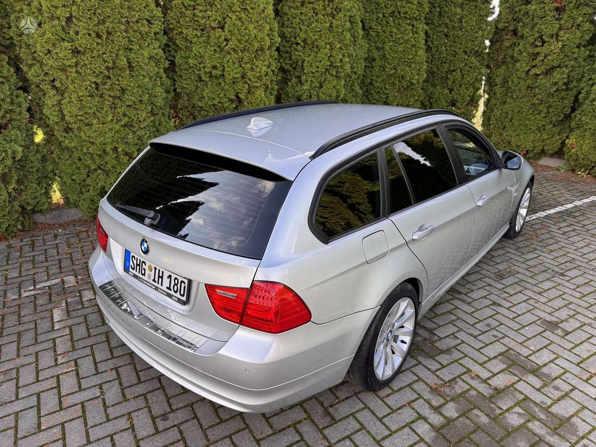 BMW 320 2010 — двигун 1995 cm³, 143 HP (105kW)