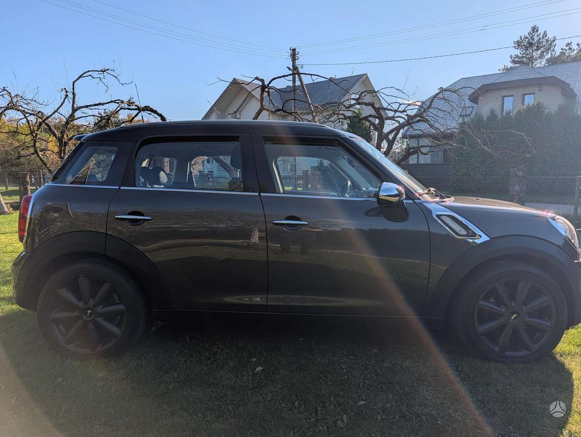 Mini Cooper 2012 — rear view