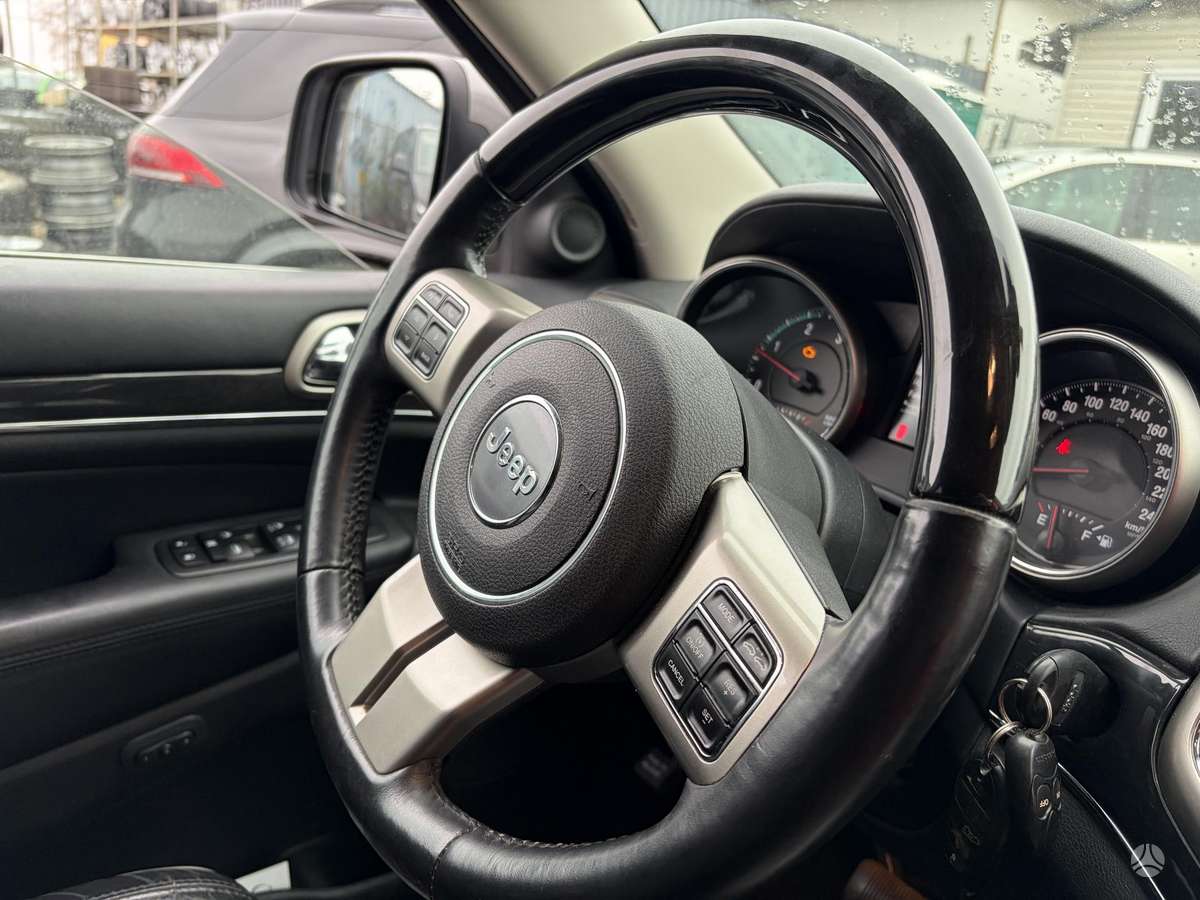 Jeep Grand 2013 — photo 14