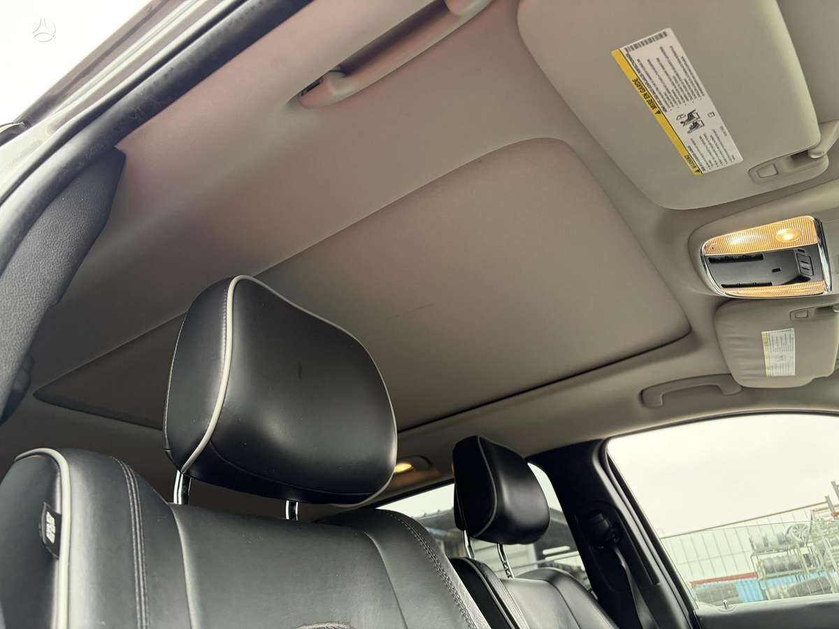 Jeep Grand 2013 — photo 16