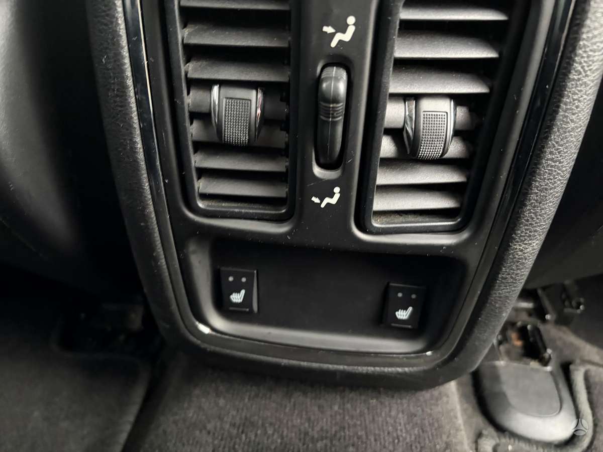 Jeep Grand 2013 — photo 18