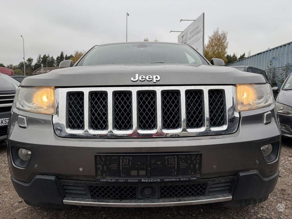 Jeep Grand 2013 — rear view