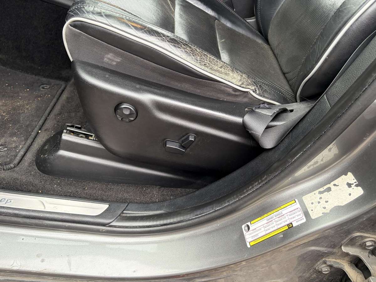 Jeep Grand 2013 — photo 26