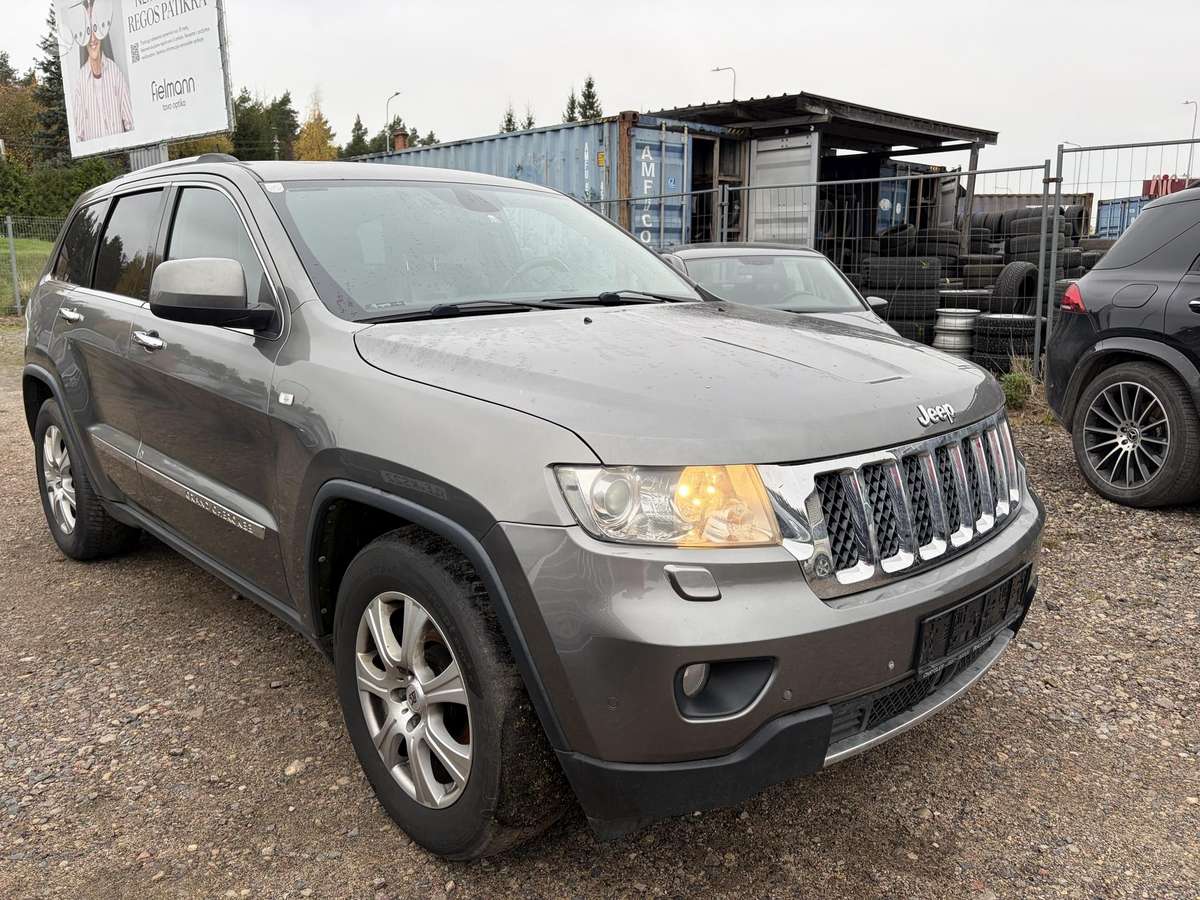 Jeep Grand 2013 — interior