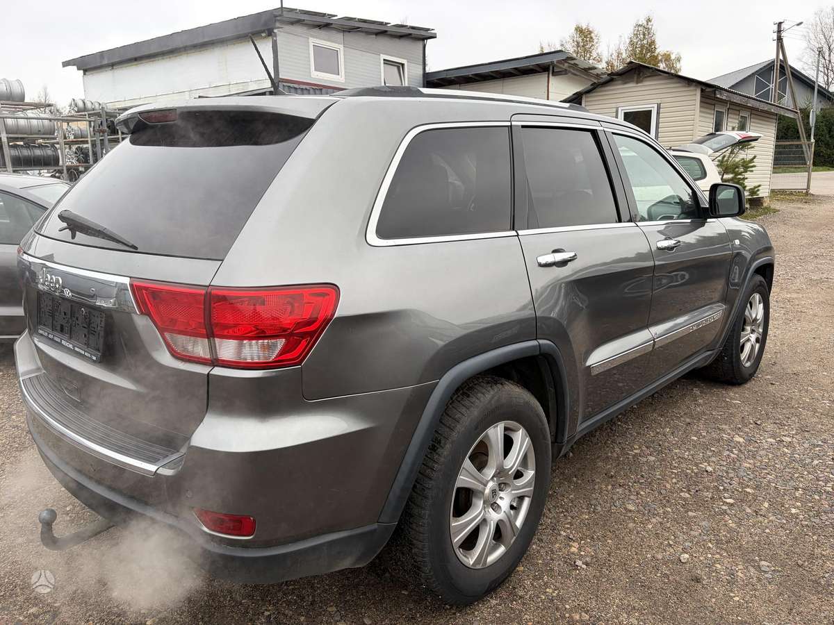 Jeep Grand 2013 — engine 3000 cm³, 241 HP (177kW)
