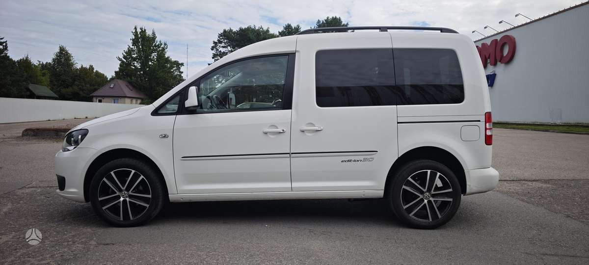 Volkswagen Caddy 2013 — вигляд ззаду