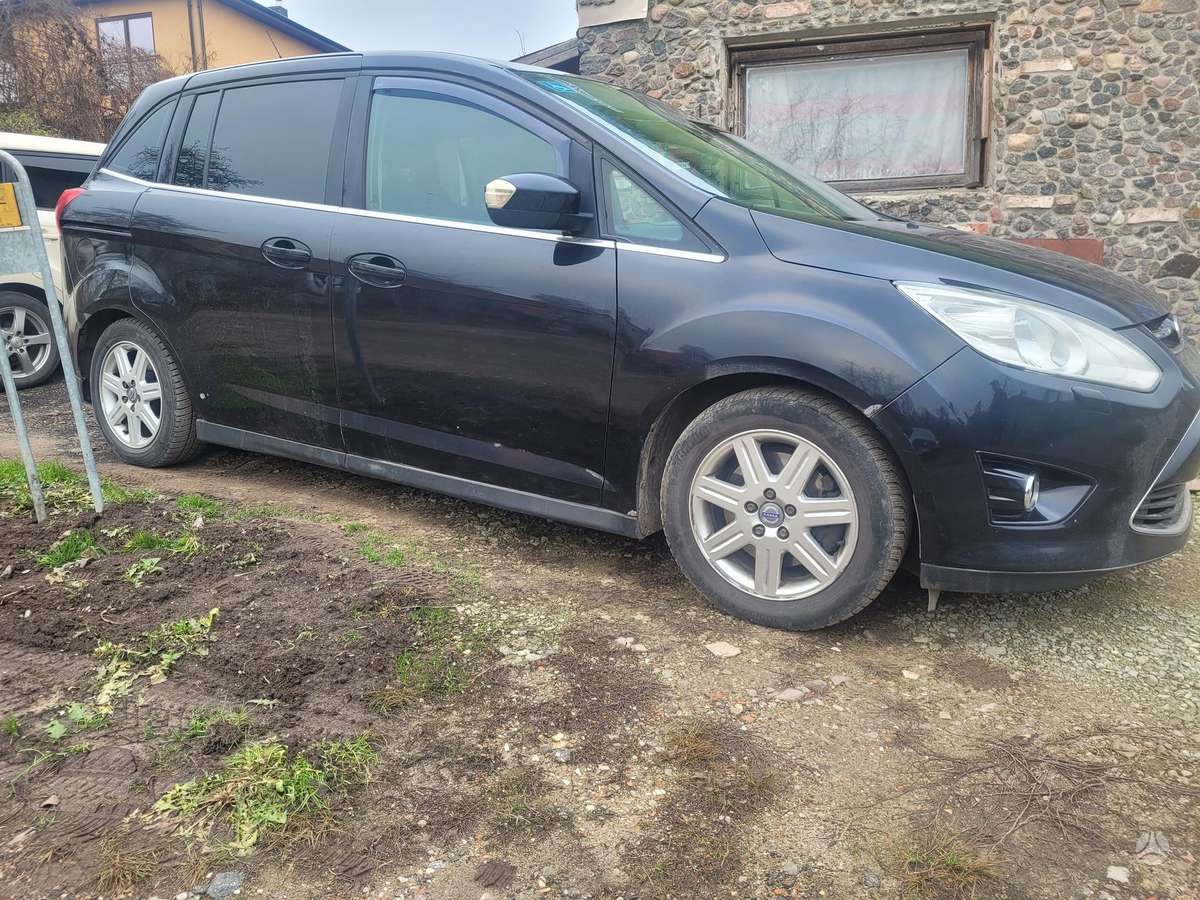 Ford Grand 2012 — photo 5