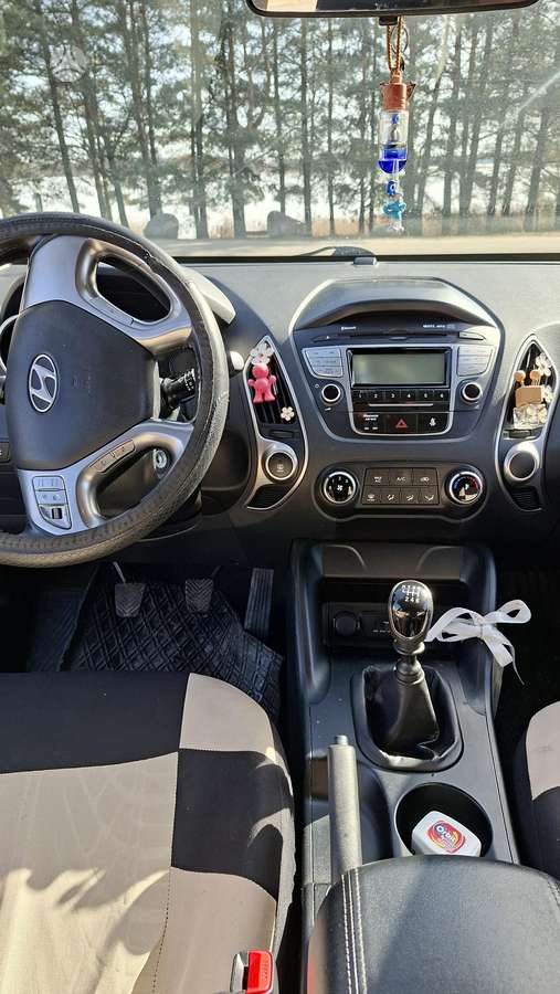 Hyundai ix35 2011 — engine 1685 cm³, 116 HP (85kW)