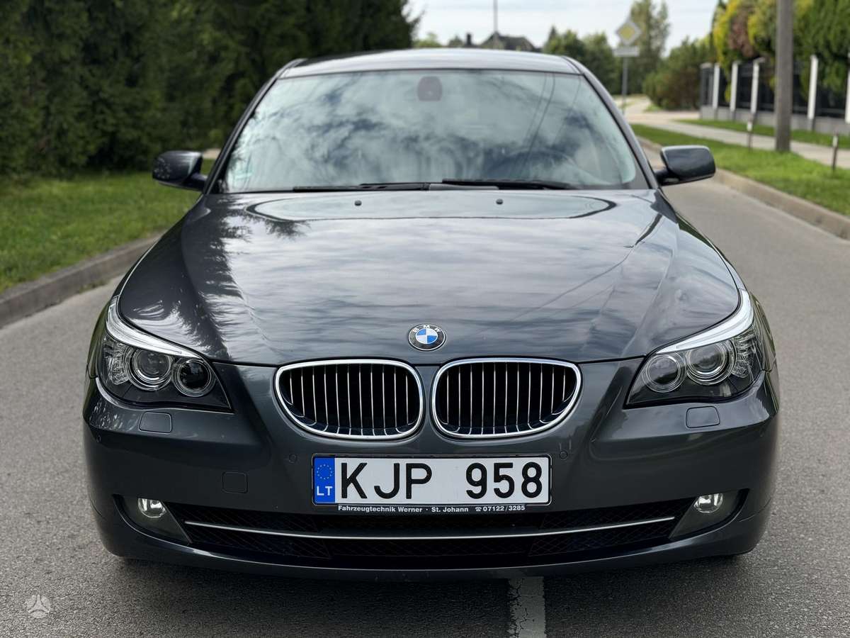 BMW 525 2007 — rear view
