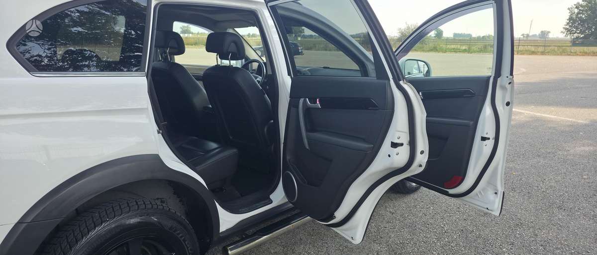 Chevrolet Captiva 2011 — photo 10