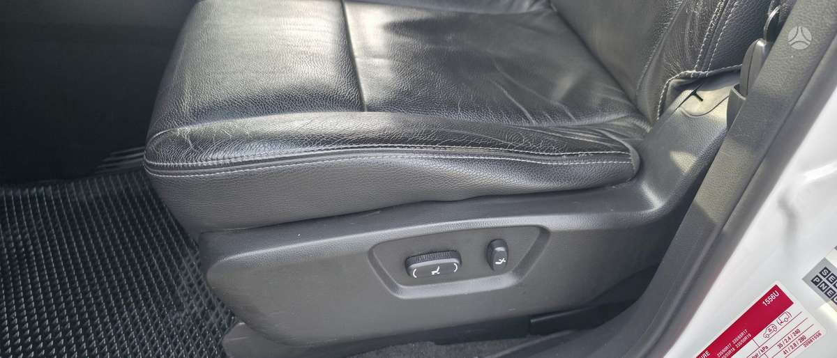 Chevrolet Captiva 2011 — photo 16