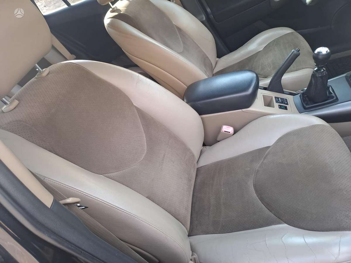 Toyota RAV4 2011 — photo 11