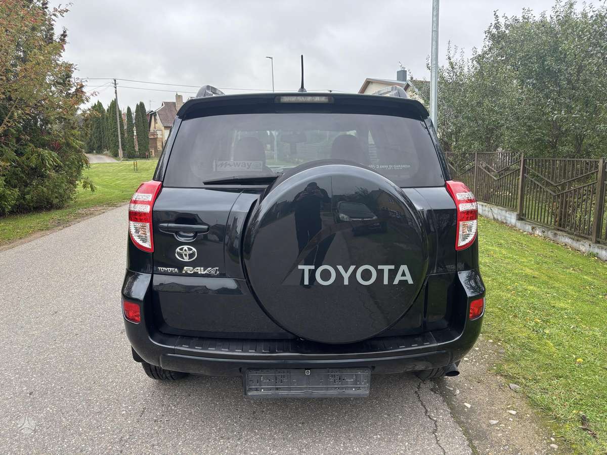 Toyota RAV4 2011 — photo 6