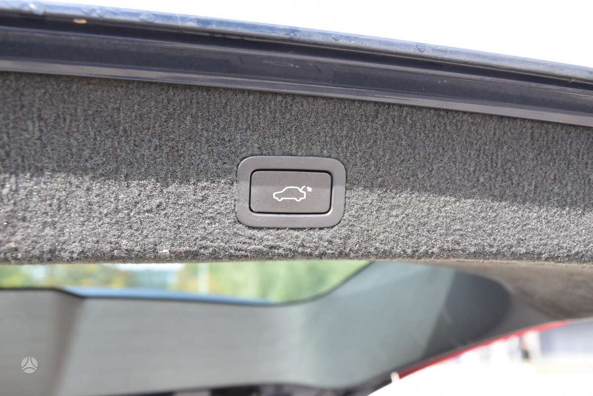 Volvo V70 2010 — photo 13